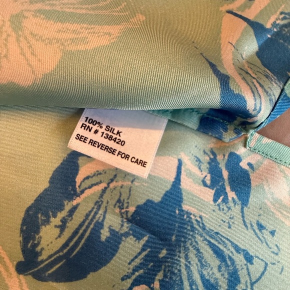 NWT Carlisle Floral Blue/White 100% Silk Blouse w/ scarf belt Size 12/Large $498 - Picture 6 of 12